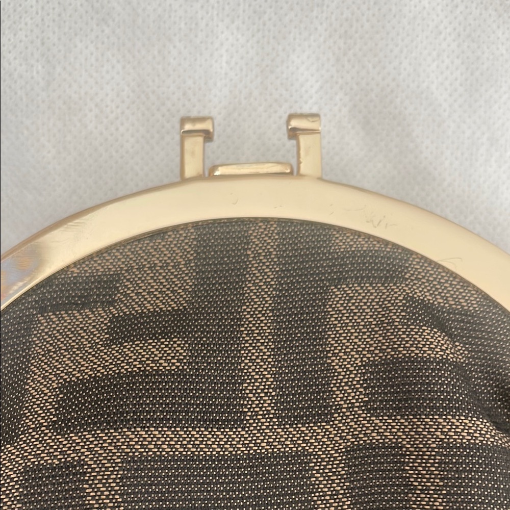 Elegant Brown Hobo Bag with Soft Crescent Design - Picture 6 of 7